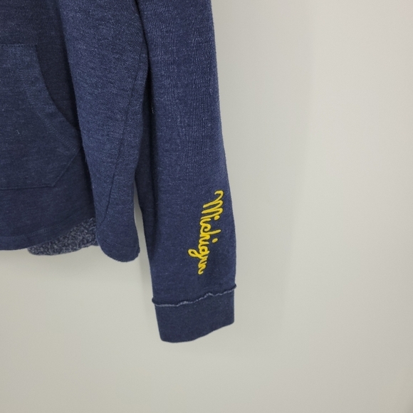 Stadium Athletics Womens Michigan Wolverine Distressed Bohemian Hoodie Size XL - Picture 6 of 9